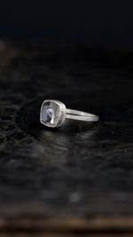 Load image into Gallery viewer, Tiny Skully | Ring {Size 8}
