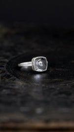 Load image into Gallery viewer, Tiny Skully | Ring {Size 8}
