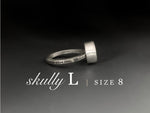 Load image into Gallery viewer, Skully L - Size 8

